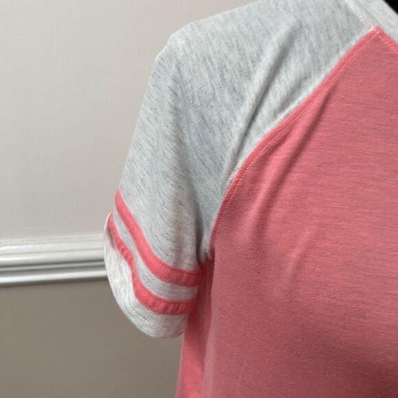 SO Sporty Tee  - Picture 2 of 5